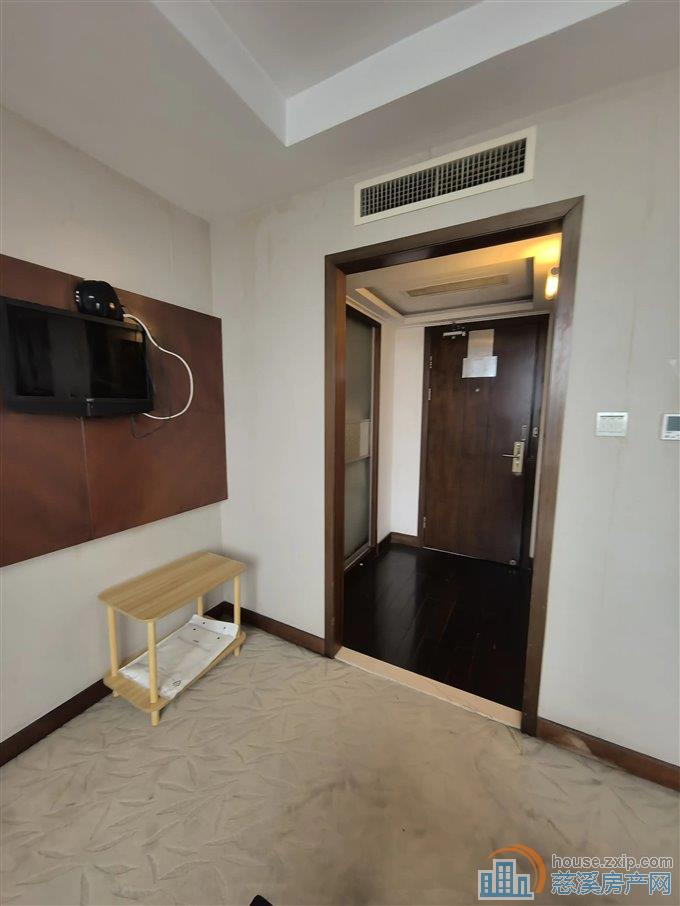 波斯曼国际酒店69平106万实验上林书包