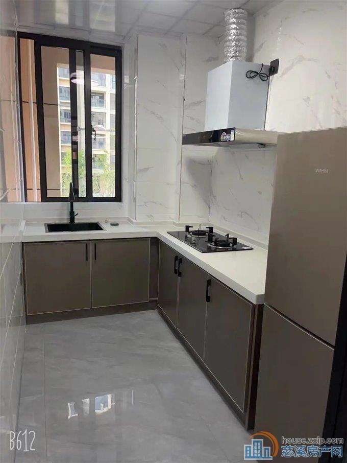 观湖佳苑 简装142平148.8万带车位