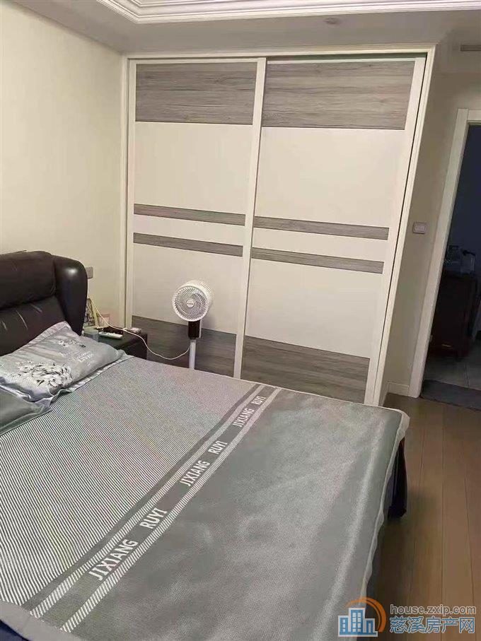 阳光城一期3室142万精装