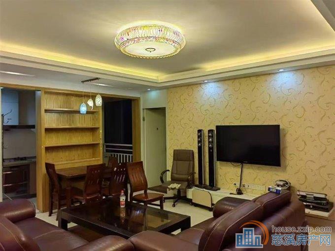 人和家园电梯房107.6平125万车位