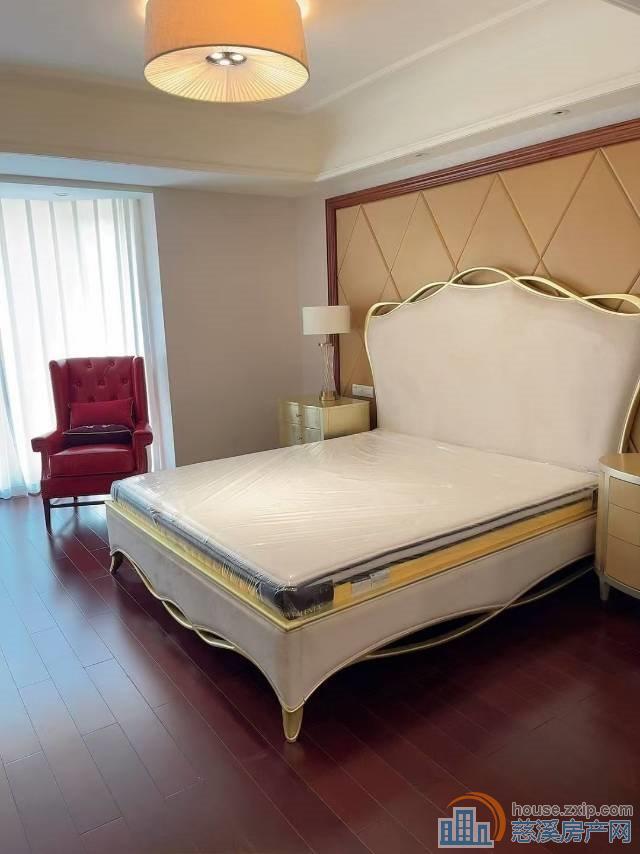 绿城慈园边套大阳台180平豪装398万