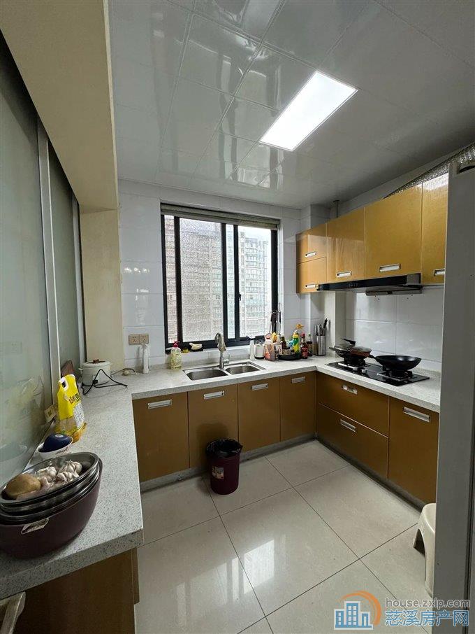 银桂苑131平150万精装带车位