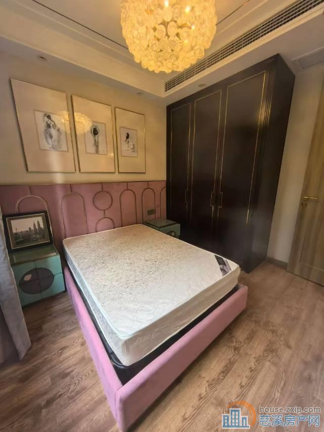 保利俯院江南洋房127平豪装208万