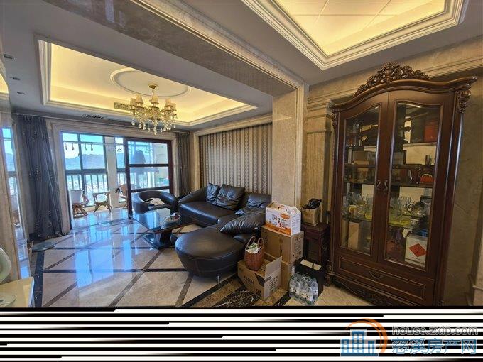 鸣北小区146平145万送车位精装修