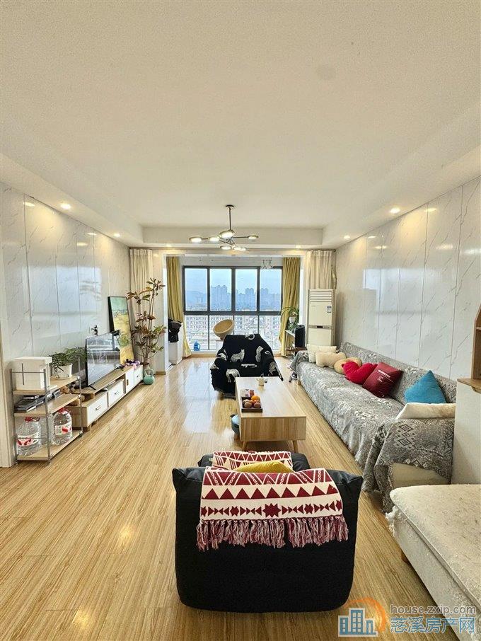 中梁泊景庭 131平125万 精装洋房