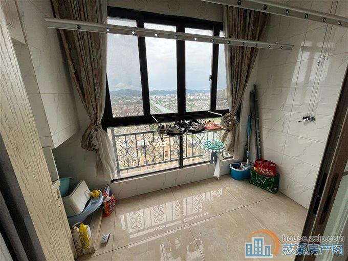 元亨雅园113平153万精装送车位