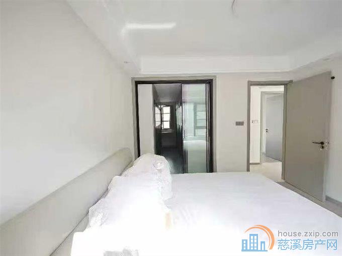 银杏小镇靠山中下层127平精装161万