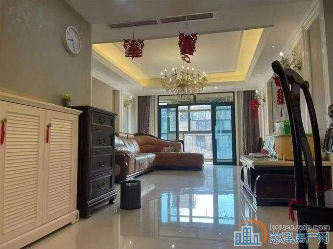 金色港湾139平十车位一间