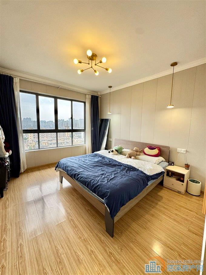 中梁泊景庭131平122万洋房户型方正