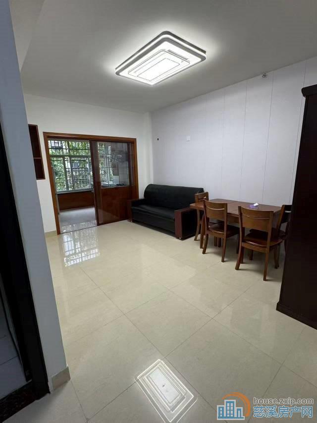 天和家园西区三楼二室一厅一厨一卫精装