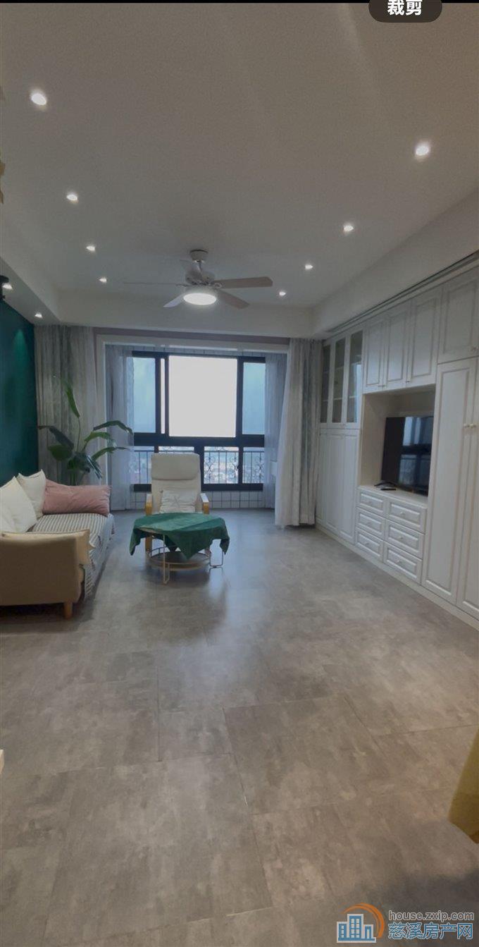 阳光城一期3室1卫精装修有车位