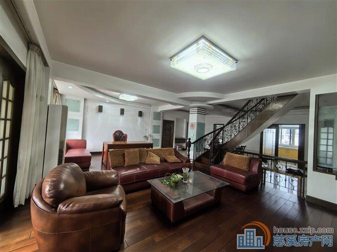 闻涛苑 精装复式215平方140万带车库