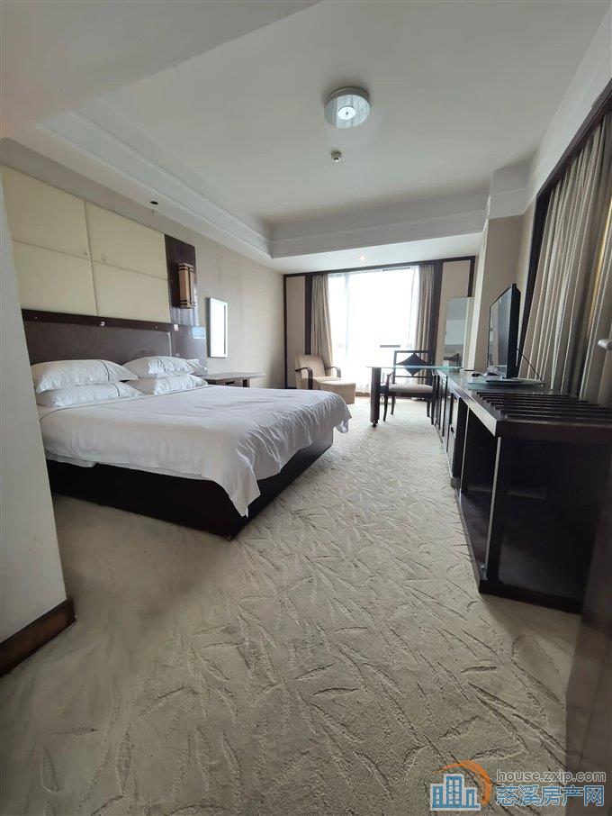 波斯曼国际酒店69平106万实验上林书包