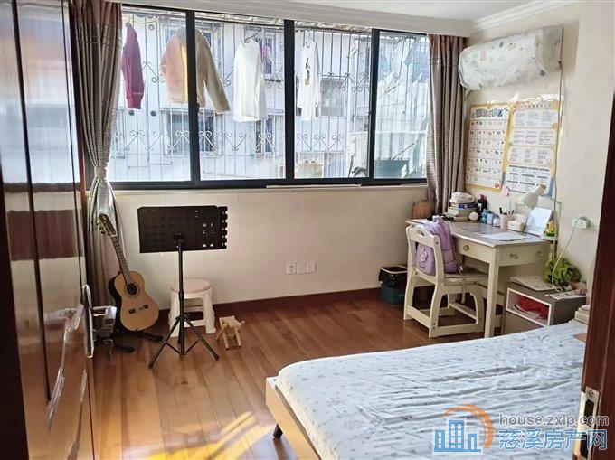 印染厂宿舍74平83万精装修