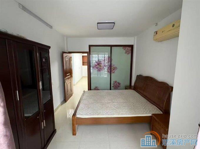 天和家园西区三楼二室一厅一厨一卫精装