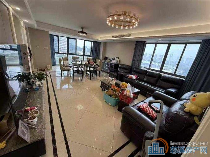 宁都华庭大平层195平精装修四室