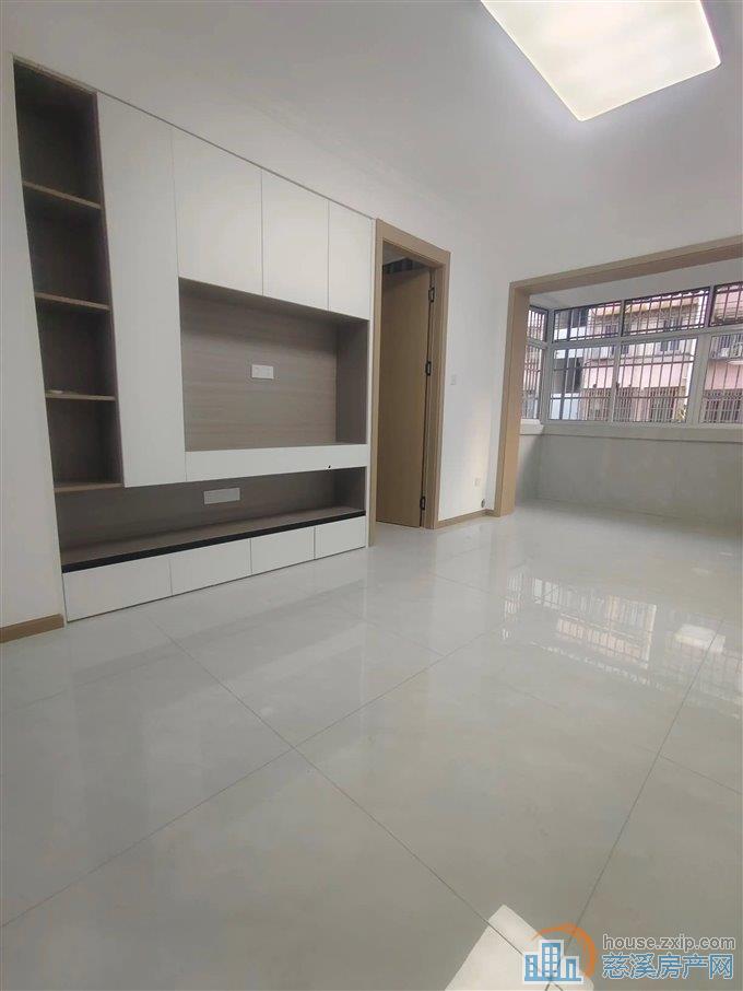 金山书包房75平精装3室仅88万