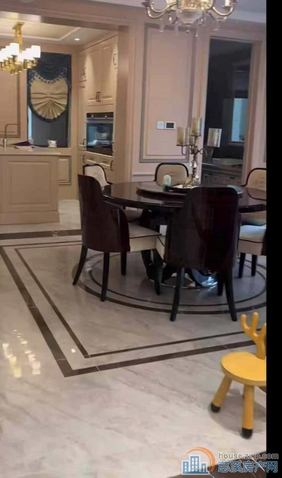 阳光城一期别墅边套