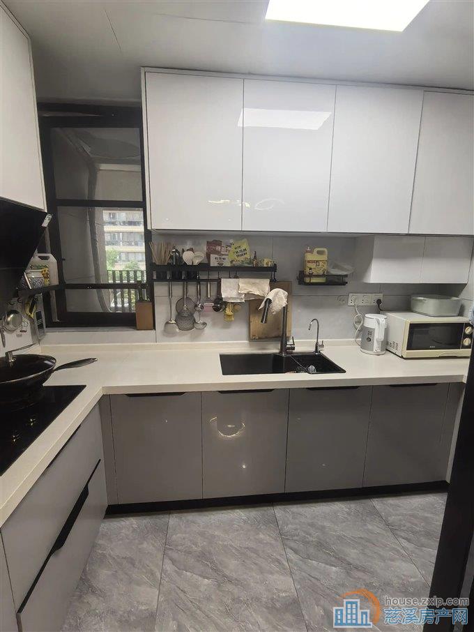 相士地南苑99平126万送车位精装修