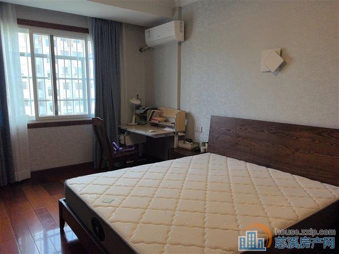 名都公寓 精装137平方+阁楼 露台车库