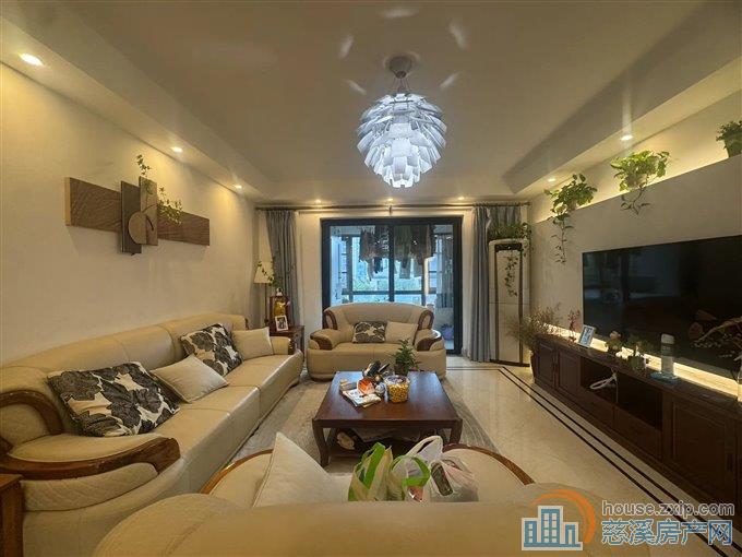 金地鸿悦188平288万满两年精装