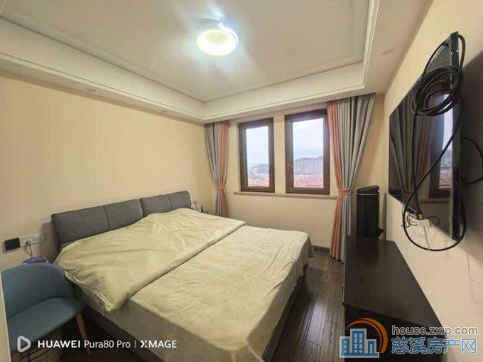 鸣北小区 豪华婚装146平方160万车位