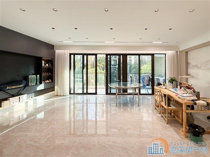 俯院江南北区143平268万三居室