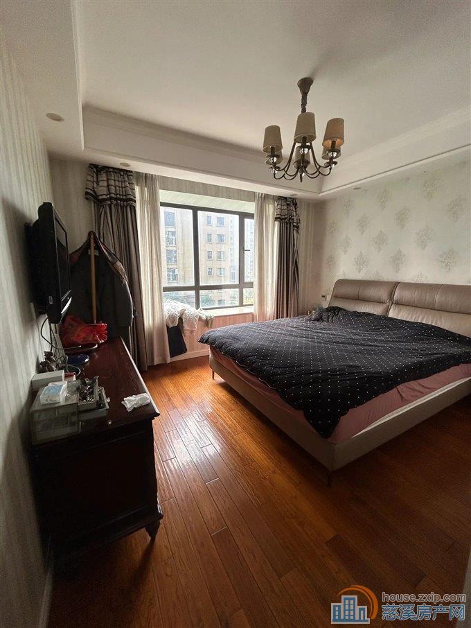 白金湾132平125.8万精装修绿城物业