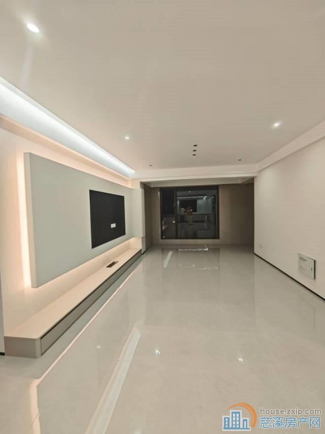 中海湖心半岛127平豪装3室278万直接