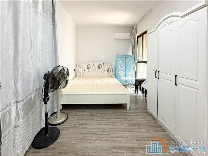 悦华府127平163万中间楼层