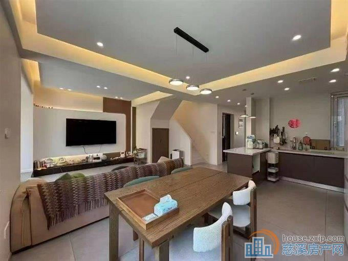 檀悦府上叠建面134平精装车位265万