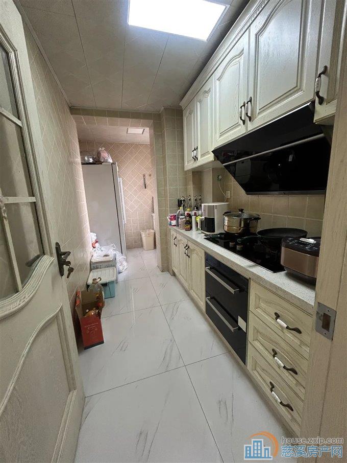 白金湾132平125.8万精装修绿城物业