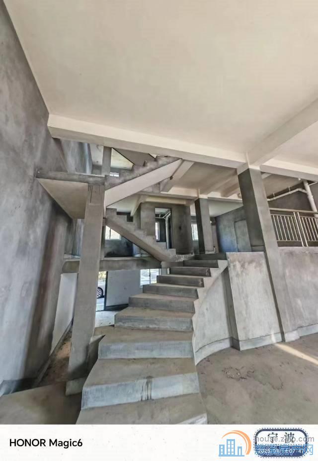 隆兴花园别墅二通三342平毛坯480万