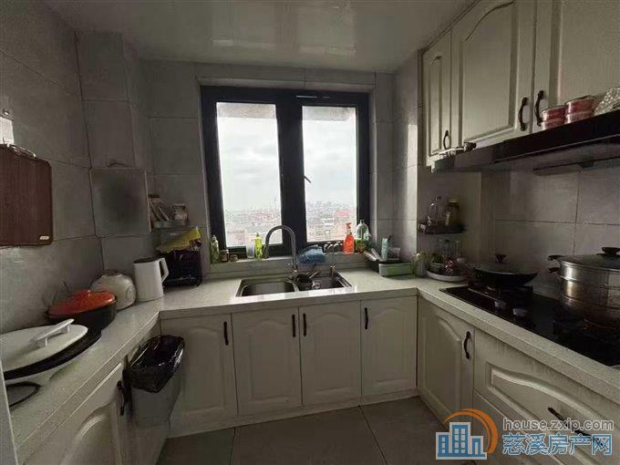 柏顿嘉园精装修117平方118万