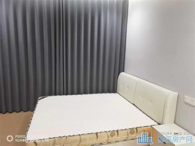 海泊中心2号楼精装修93平公寓72万