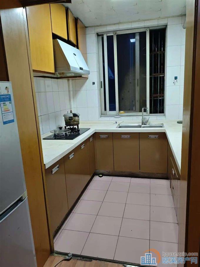 天九街 二楼 105平方88万 带车位