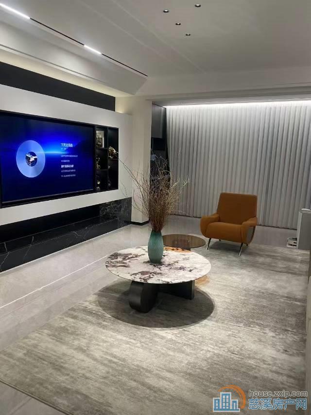 天铂佳苑洋房143平朝南四间全新精装未住