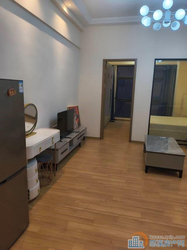 海铂中心61平自住精装朝南好楼层