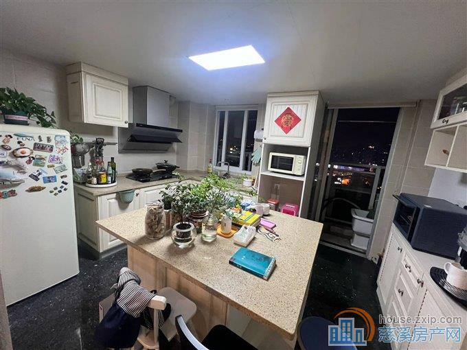 古塘金苑复式公寓重新装修很时尚