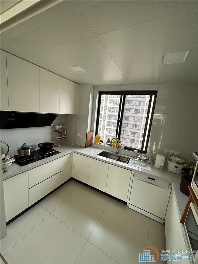 珑玥府 豪装洋房143平带车位 楼.王位