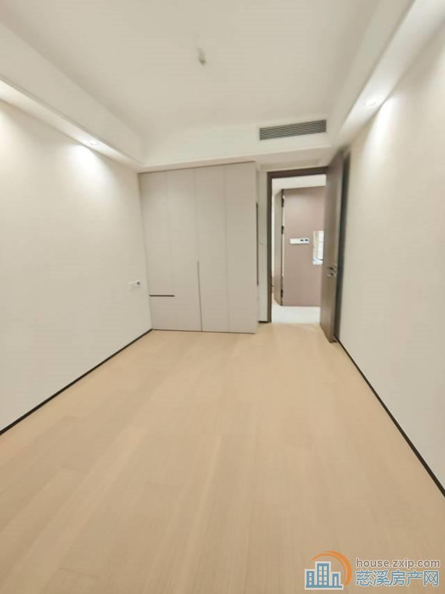 中海湖心半岛127平方豪装3室278万