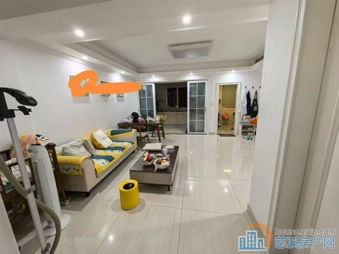 玲珑小区4楼94平架空层婚装94.8万