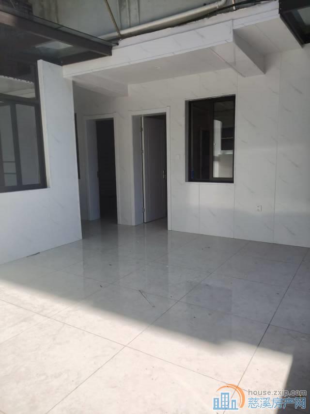 金山西区直地1楼面积57平精装85.8万