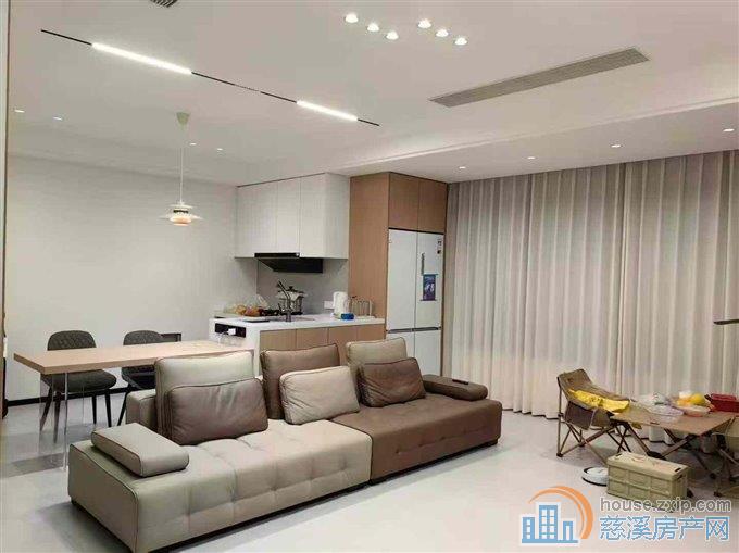 首次出租云逸里豪华精装