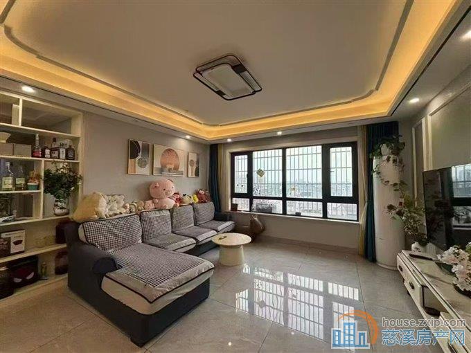 柏顿嘉园精装修117平方118万