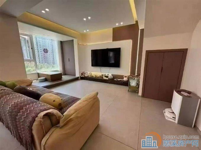 檀悦府上叠134平精装修3室245万