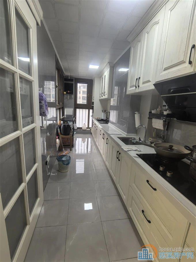 急卖 鸣北小区 豪华婚装带车位 无个税