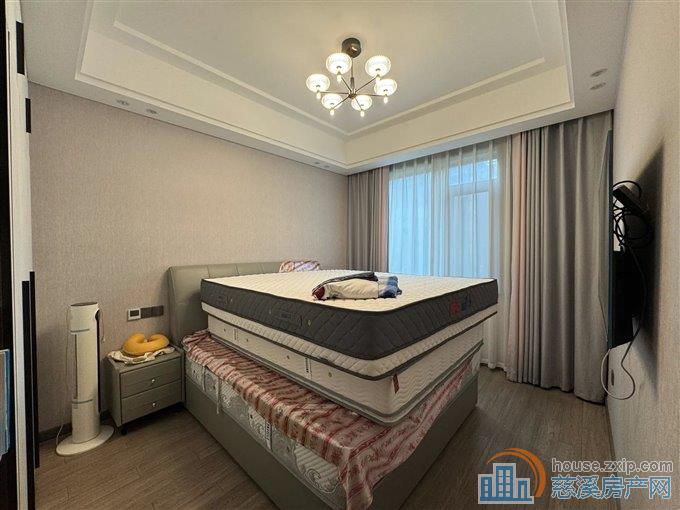 元亨雅园143平265万精装带车位