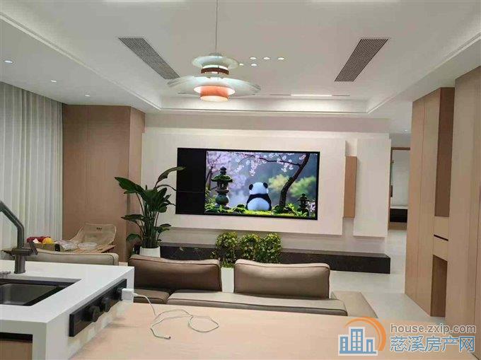 首次出租云逸里豪华精装