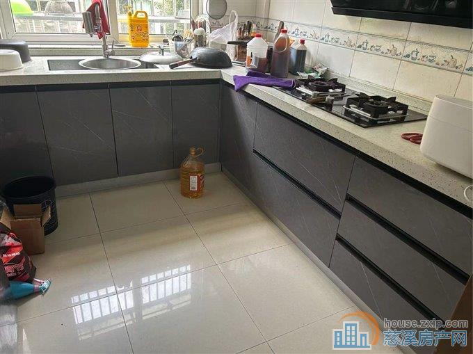 清泰公寓现代精装156平157+车库